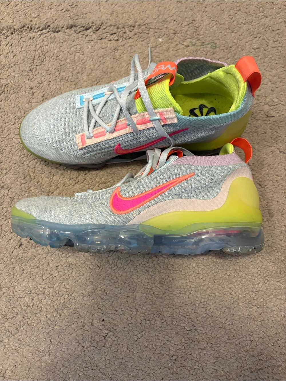 Nike women Air VaporMax Flyknit Neon Pink & Gray Sneakers